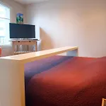 Beautiful And Bright Apartment Near Eiffel Tower